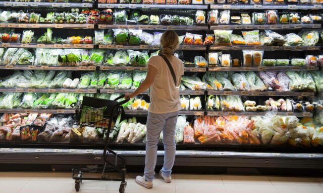 image: President Macron vet hvordan Norge skal bli kvitt 80 000 tonn plast: - Elvestuen vrir seg unna